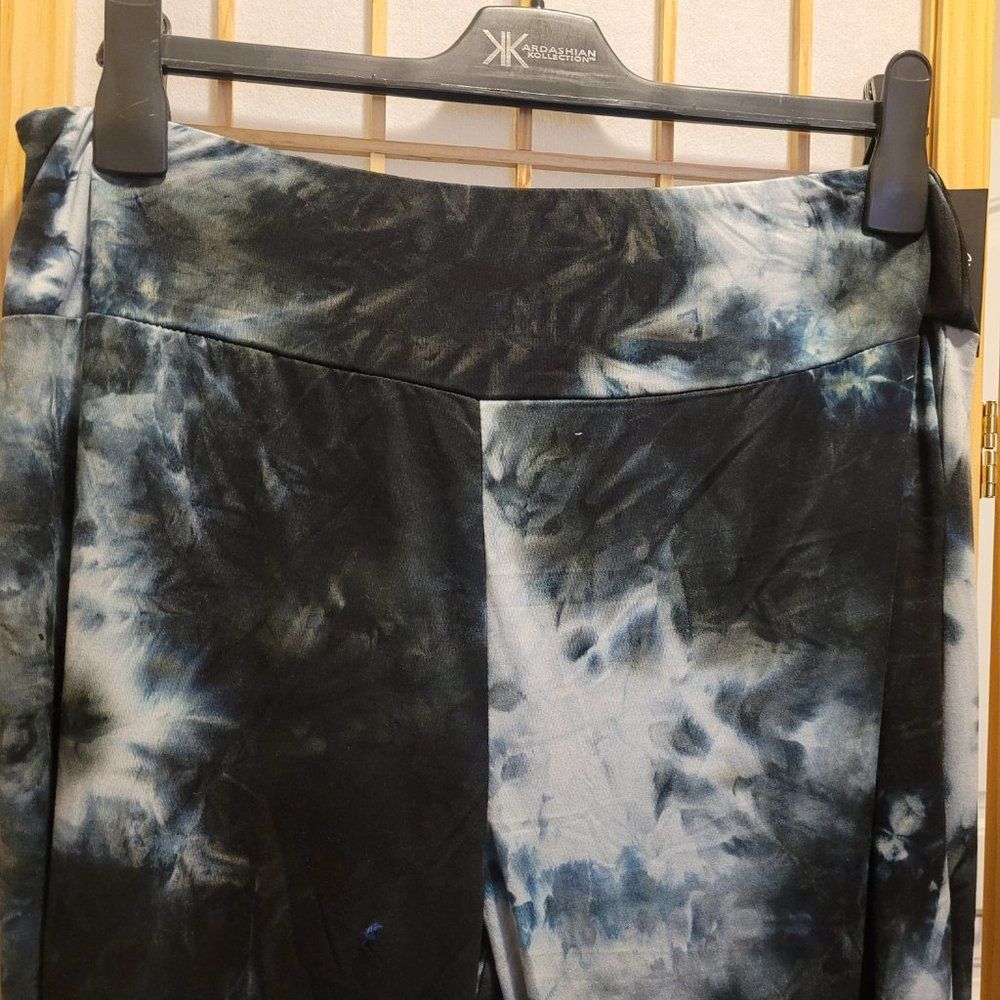 Mlle Gabrielle Womens Blue Tye Dye Tie Ankles Stretch Leggings Sz 2X NWT - Picture 2 of 8